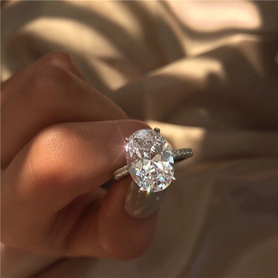 The Ivyial Oval Cut Ring