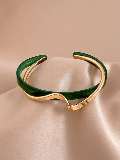 Andkiss Gilded Silhouette Cuff
