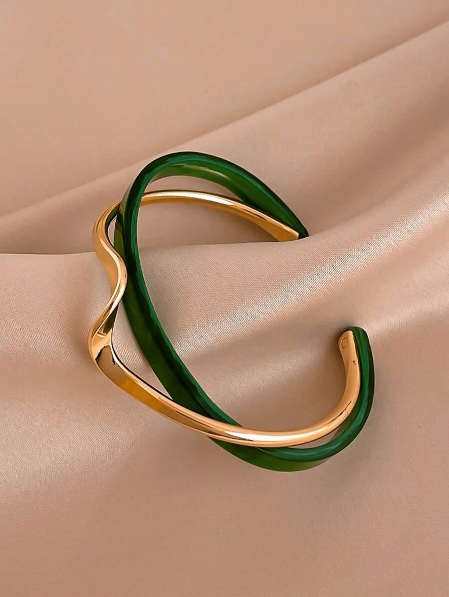 Andkiss Gilded Silhouette Cuff