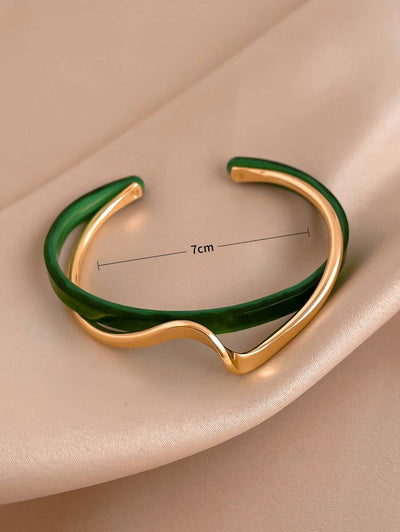 Andkiss Gilded Silhouette Cuff