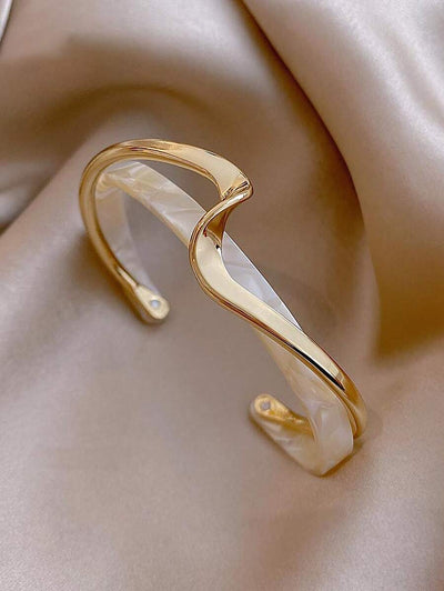 Andkiss Gilded Silhouette Cuff
