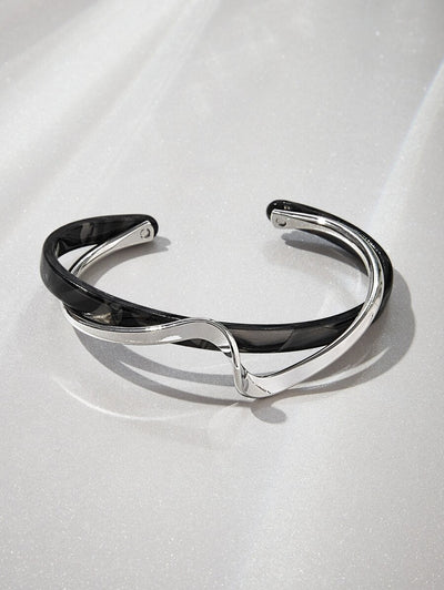 Andkiss Gilded Silhouette Cuff
