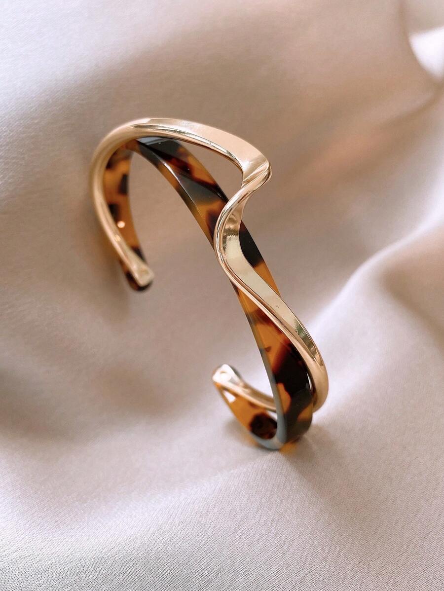 Andkiss Gilded Silhouette Cuff