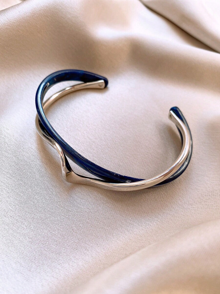 Andkiss Gilded Silhouette Cuff