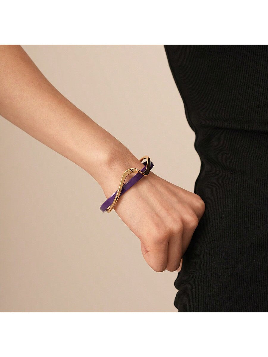 Andkiss Gilded Silhouette Cuff