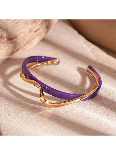 Andkiss Gilded Silhouette Cuff