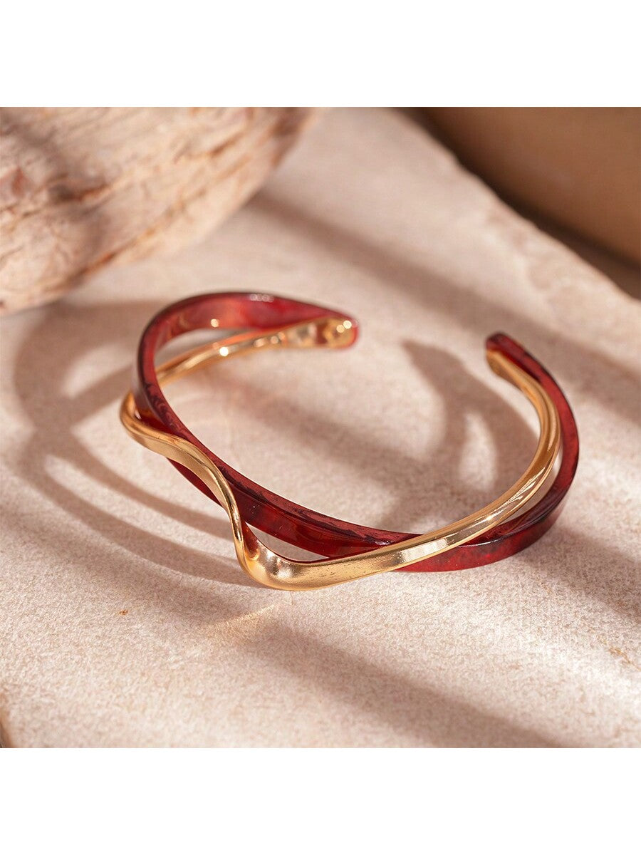 Andkiss Gilded Silhouette Cuff