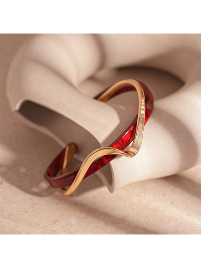 Andkiss Gilded Silhouette Cuff
