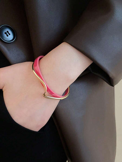 Andkiss Gilded Silhouette Cuff