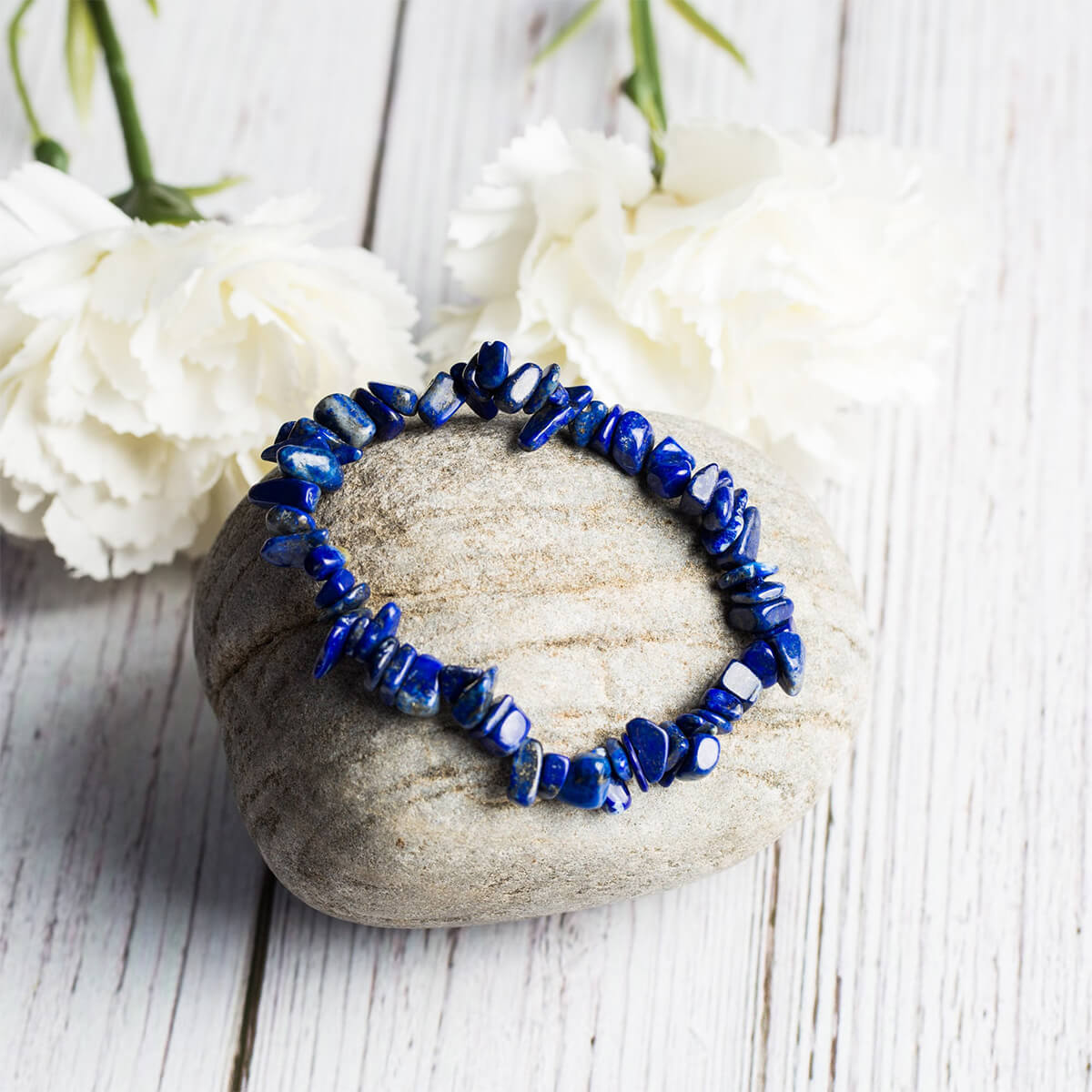 NATURAL CRYSTAL CHIP BRACELET (ADJUSTABLE)