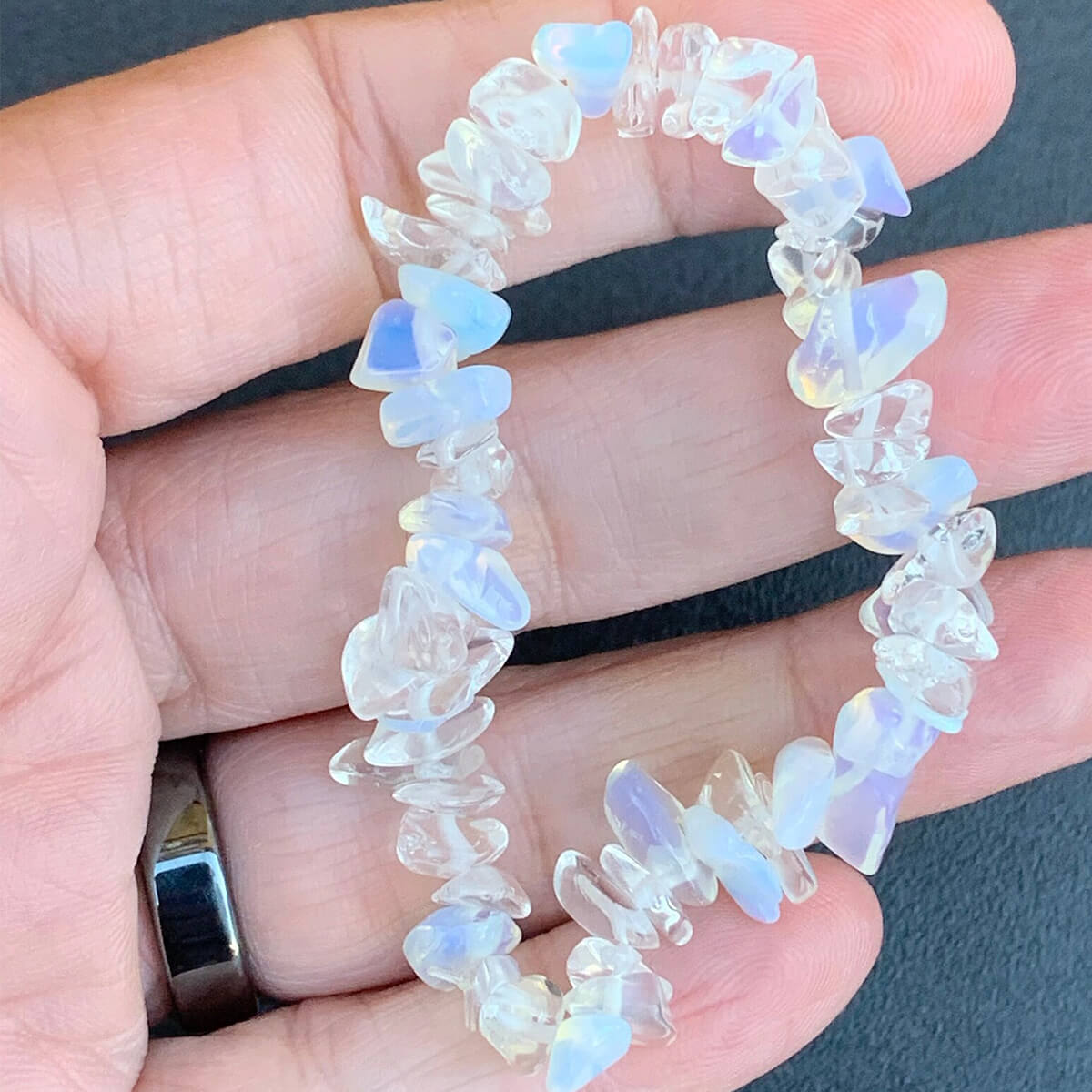 NATURAL CRYSTAL CHIP BRACELET (ADJUSTABLE)