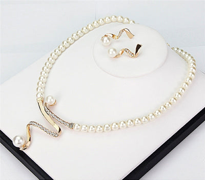 Water Pearl Necklace + Earrings Set