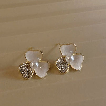 Zania Petal Pearl Earrings
