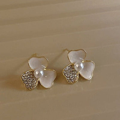 Zania Petal Pearl Earrings
