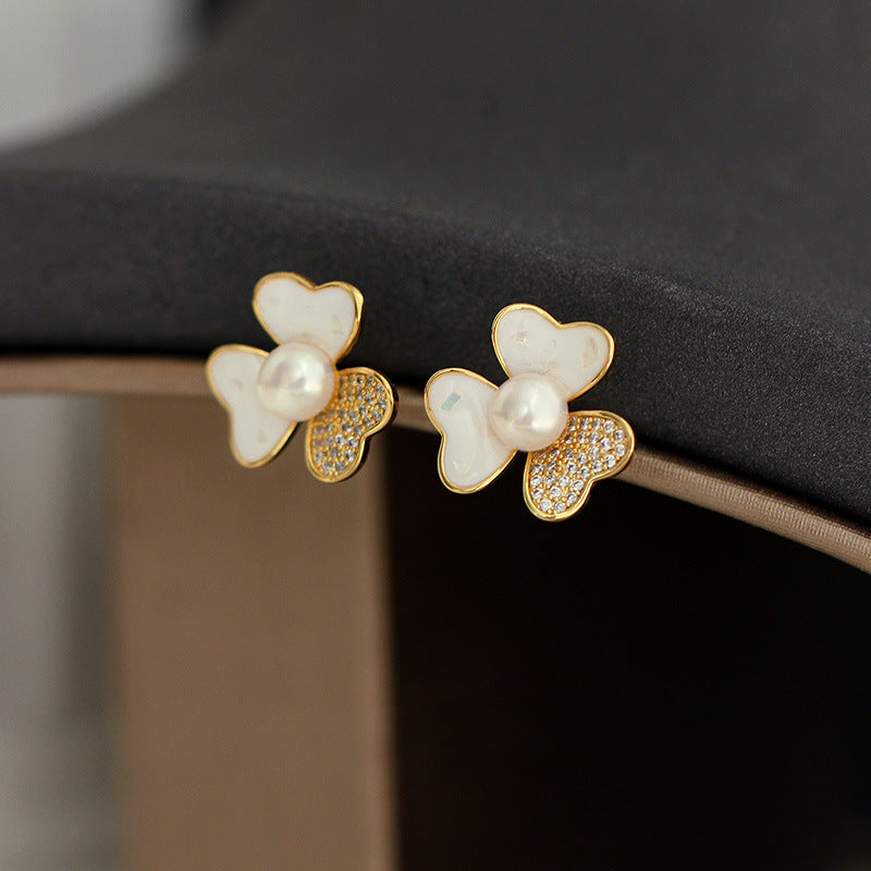 Zania Petal Pearl Earrings