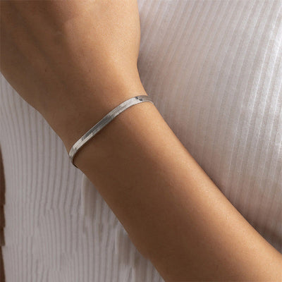 Stella Herringbone Chain Bracelet