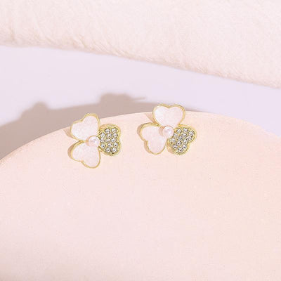 Zania Petal Pearl Earrings