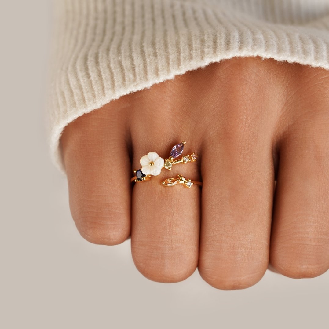 White Flower Gold Blossom Rings
