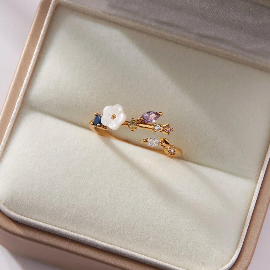 White Flower Gold Blossom Rings