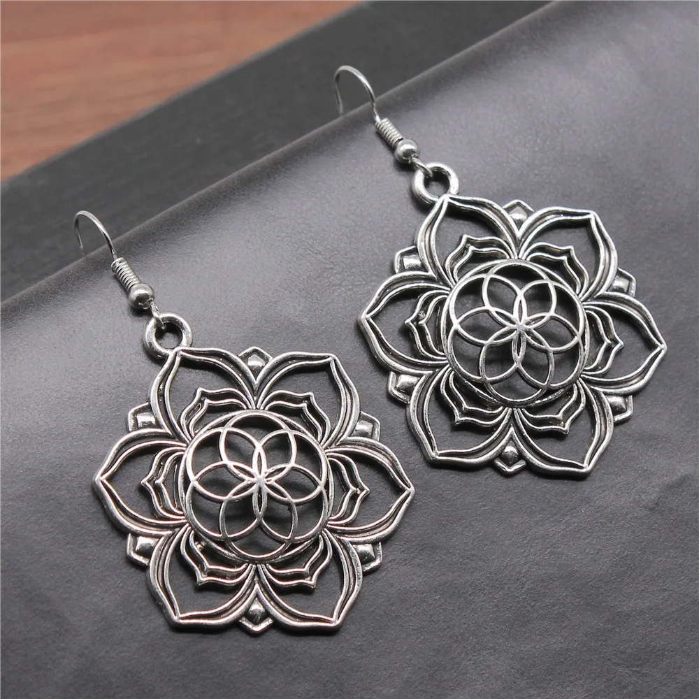 Vintage Flower Mandala Silver